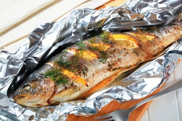 Seguire la dieta Maggi con pesce al cartoccio per cena